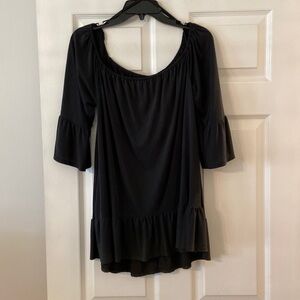 Green Envelope Women’s Top size L length 27” bust 38” color black